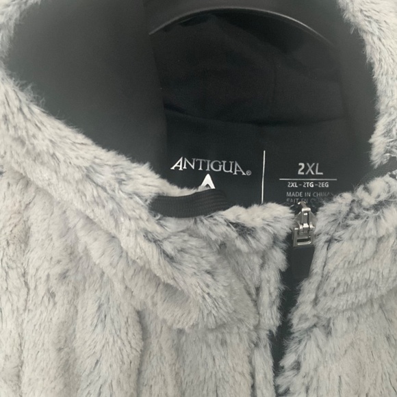 Vegas Golden Knights Vest - Picture 2 of 3